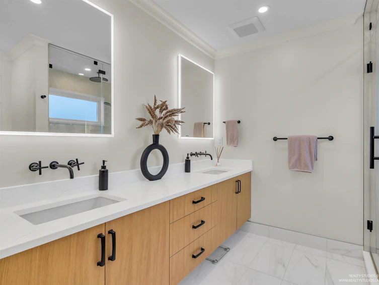 850 E 15th Street, North Vancouver, BC, V7L 2S6 - 18