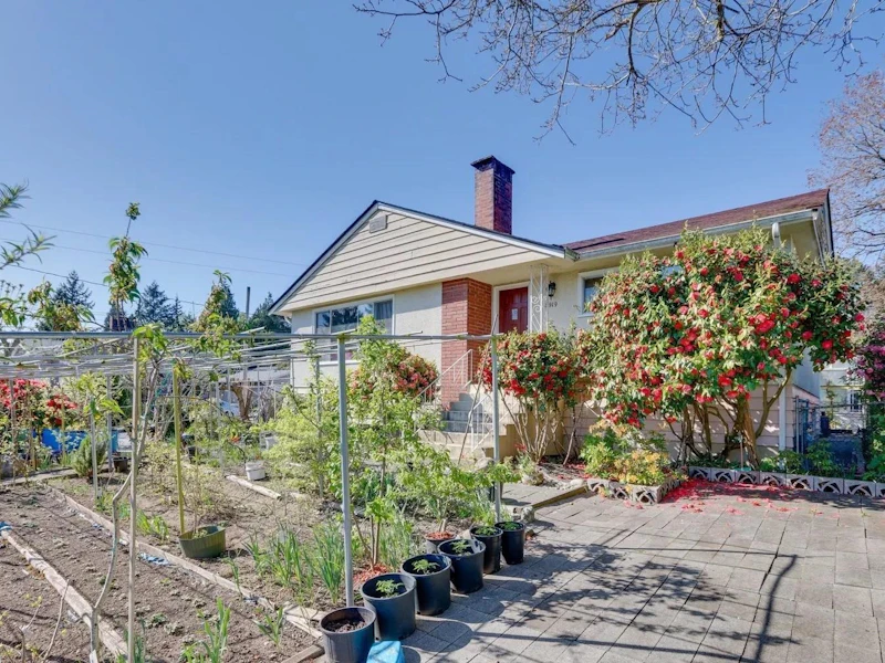 5919 Patrick Street, Burnaby BC V5J 3B8