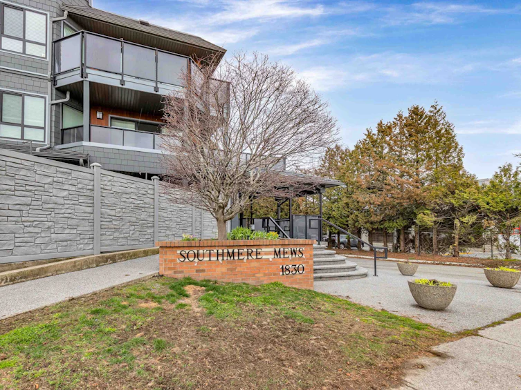 102-1830 E Southmere Crescent, Surrey, BC, V4A 9C2 - 2