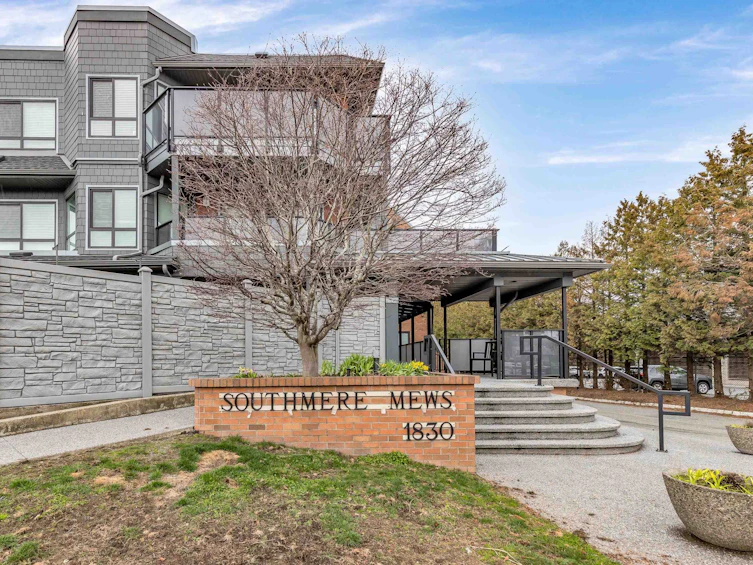 102-1830 E Southmere Crescent, Surrey, BC, V4A 9C2 - 3