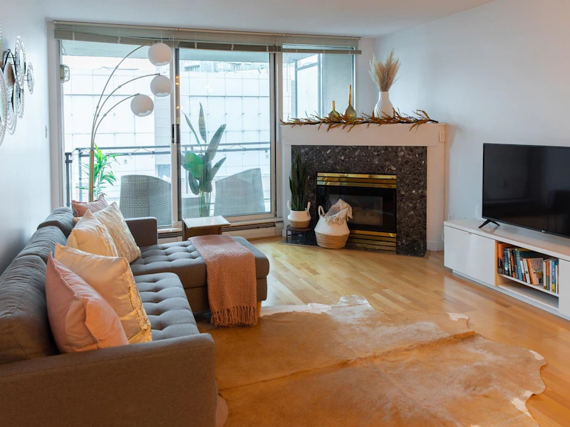 511 - 555 Abbott Street, Vancouver BC V6B 6B8