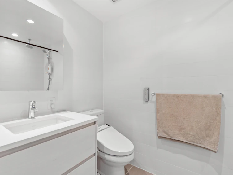 502-8188 Fraser Street, Vancouver, BC, V5X 0J8 - 10