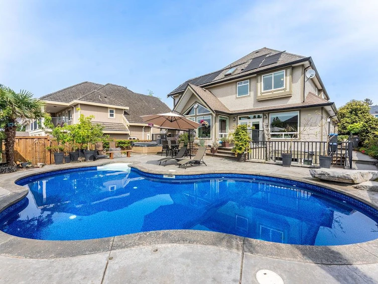18188 60a Avenue, Surrey, BC, V3S 5R7 - 2
