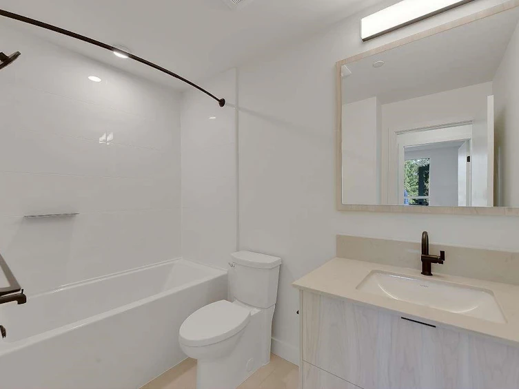404-13238 105th Avenue, Surrey, BC, V3T 0W1 - 2