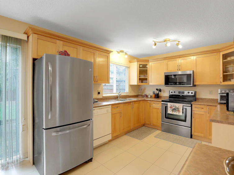 8874 143a Street, Surrey, BC, V3V 7P8 - 8