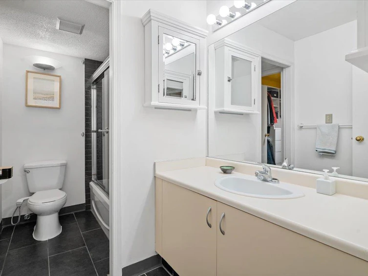 206-1465 Comox Street, Vancouver, BC, V6G 1N9 - 19