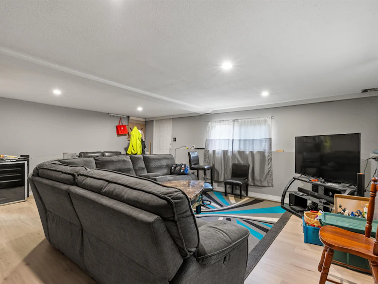 6828 144 Street, Surrey, BC, V3W 5R7 - 27