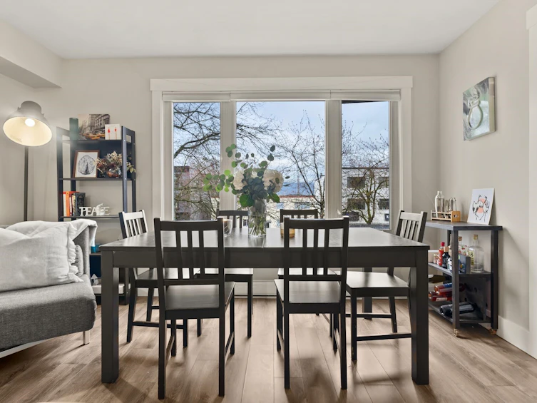 304-1040 E Broadway, Vancouver, BC, V5T 4N7 - 2