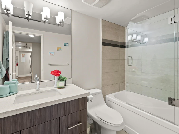 304-1040 E Broadway, Vancouver, BC, V5T 4N7 - 13