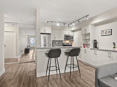 304-1040 E Broadway - 4