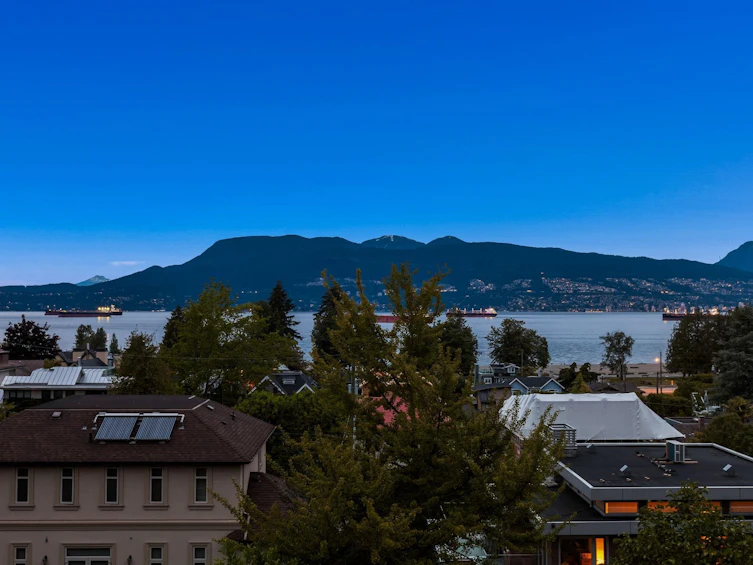 4535 W 1st Avenue, Vancouver, BC, V6R 1H7 - 38