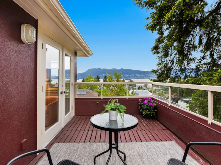4535 W 1st Avenue, Vancouver, BC, V6R 1H7 - 17
