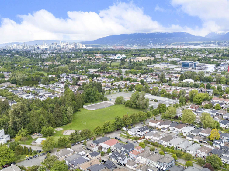 3097 E 22nd Avenue, Vancouver, BC, V5M 2Y5 - 33