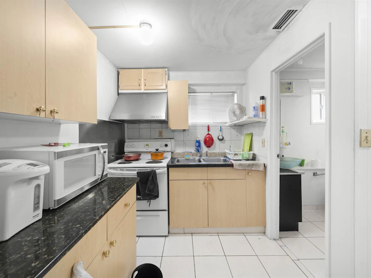 3097 E 22nd Avenue, Vancouver, BC, V5M 2Y5 - 21