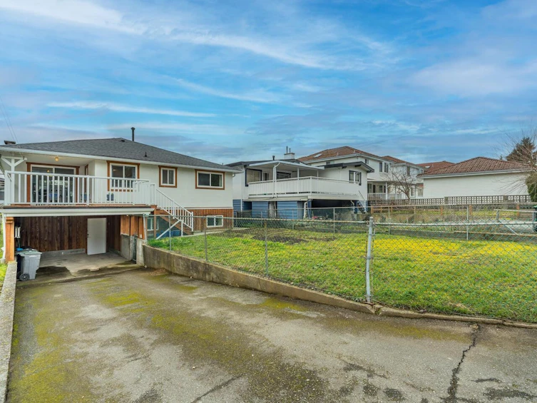4754 Earles Street, Vancouver, BC, V5R 3R2 - 35