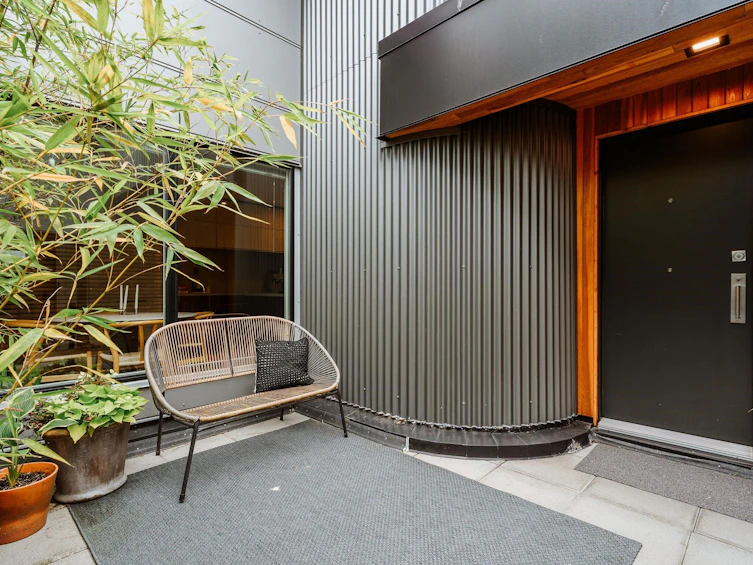 7-503 E Pender Street, Vancouver, BC, V6A 1V3 - 2