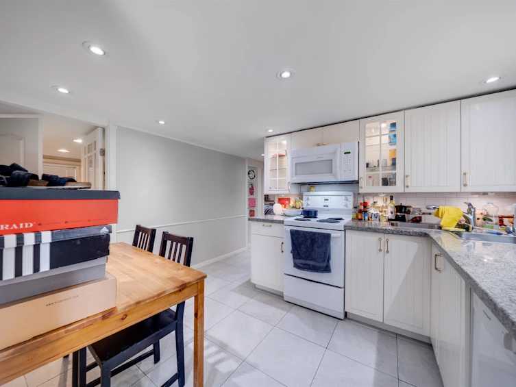 348 E 19th Avenue, Vancouver, BC, V5V 1J5 - 31