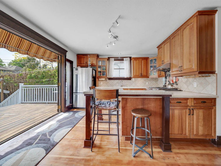 348 E 19th Avenue, Vancouver, BC, V5V 1J5 - 5