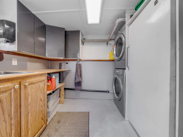 348 E 19th Avenue, Vancouver, BC, V5V 1J5 - 38