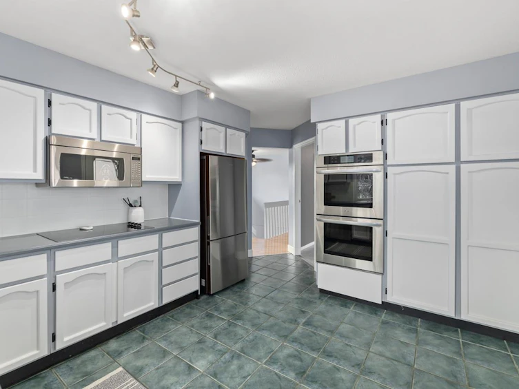 629 Bentley Road, Port Moody, BC, V3H 3A4 - 13