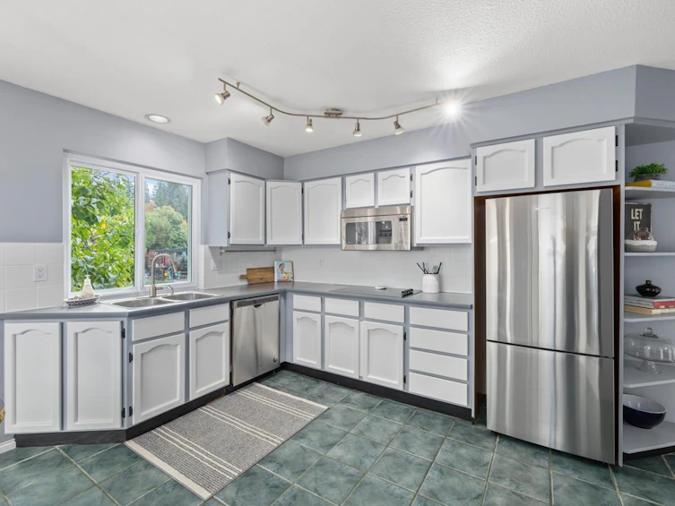 629 Bentley Road, Port Moody, BC, V3H 3A4 - 14