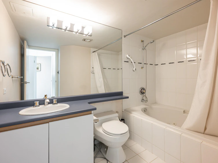 2002-1415 W Georgia Street, Vancouver, BC, V6G 3C8 - 16