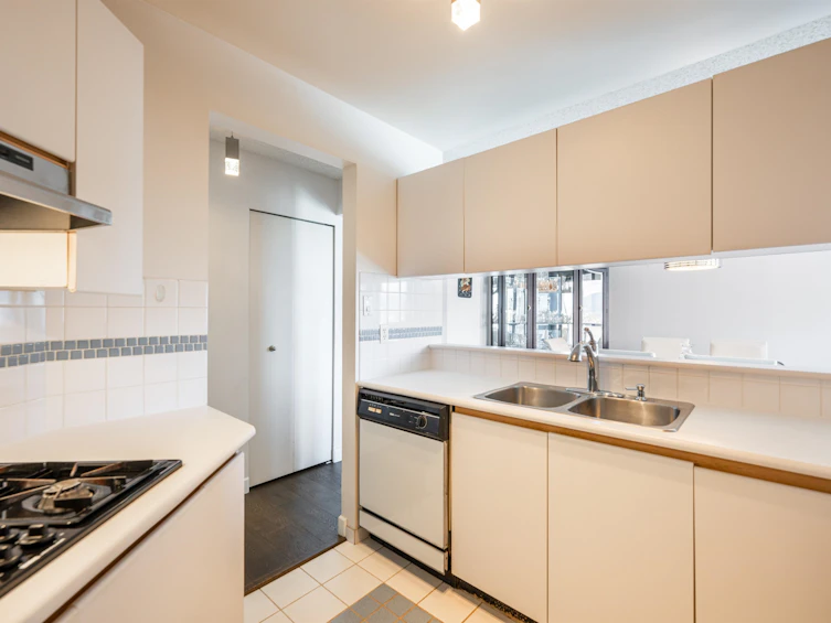 2002-1415 W Georgia Street, Vancouver, BC, V6G 3C8 - 13