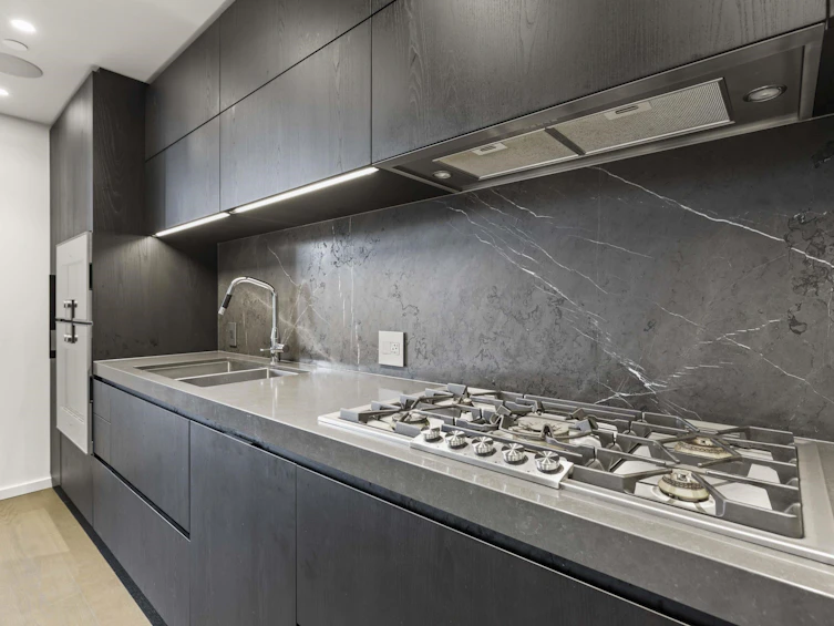 81 Switchmen Street, Vancouver, BC, V6A 0J9 - 16