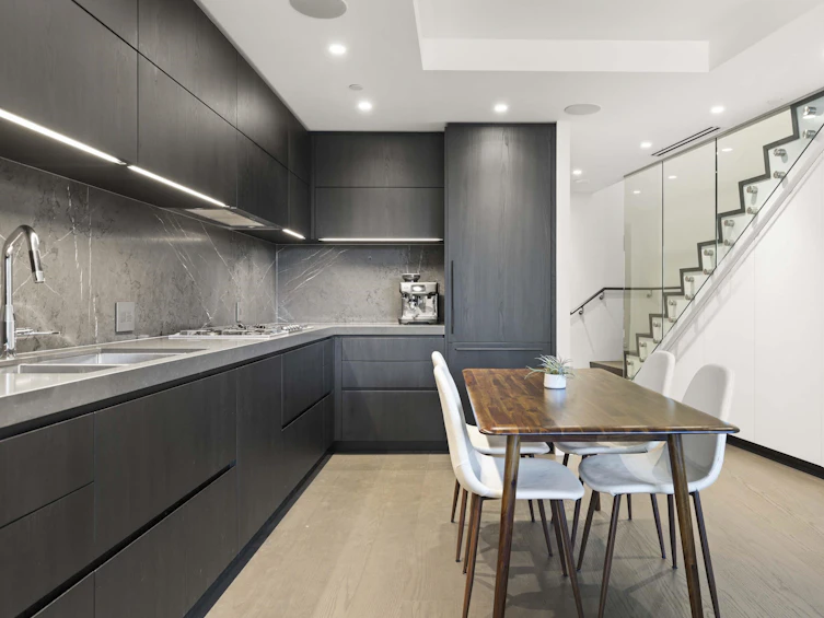 81 Switchmen Street, Vancouver, BC, V6A 0J9 - 5