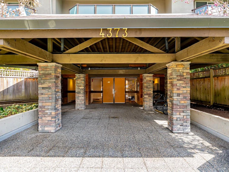 102-4373 Halifax Street, Burnaby, BC, V5C 5Z2 - 2