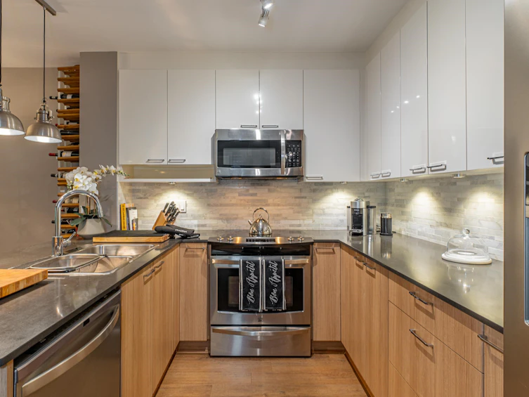 202-210 Lebleu Street, Coquitlam, BC, V3K 4L6 - 6