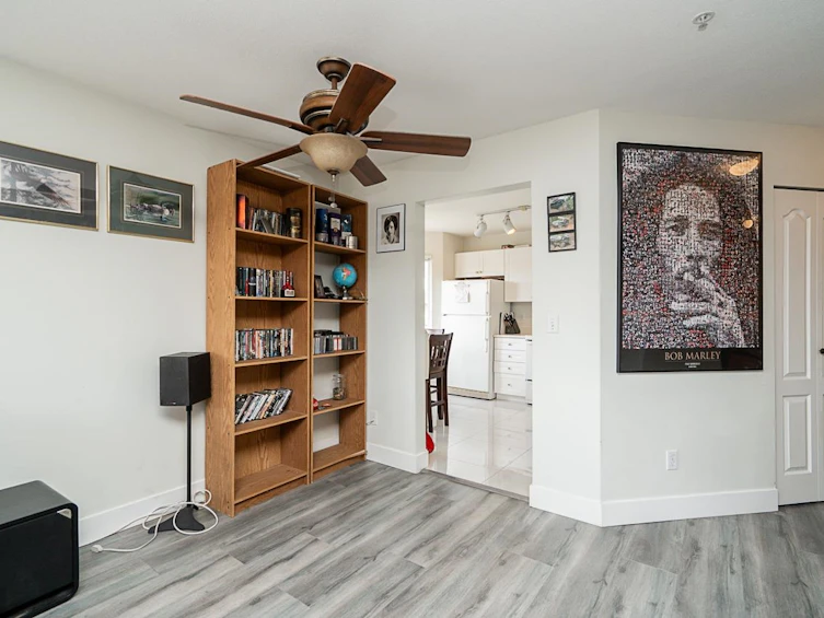 305-5765 Glover Road, Langley, BC, V3A 8M8 - 5