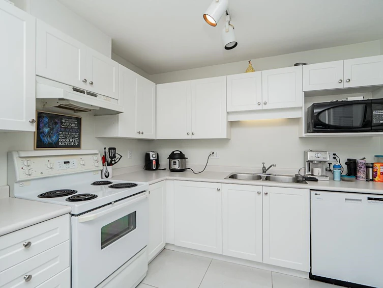 305-5765 Glover Road, Langley, BC, V3A 8M8 - 12