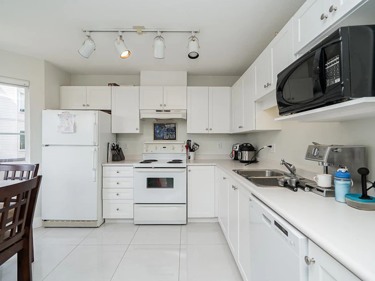 305-5765 Glover Road, Langley, BC, V3A 8M8 - 11