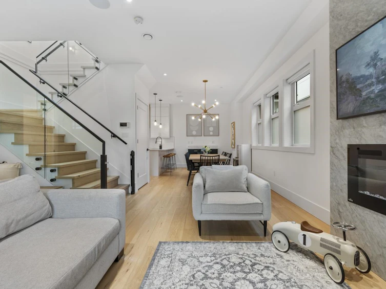 2224 E 10th Avenue, Vancouver, BC, V5N 1Y2 - 5