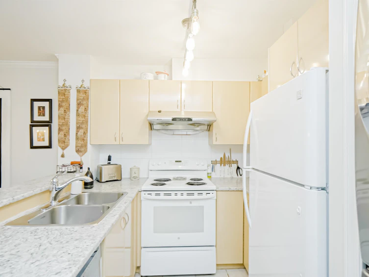 303-4989 Duchess Street, Vancouver, BC, V5R 6E5 - 11