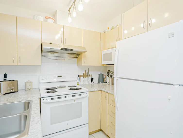 303-4989 Duchess Street, Vancouver, BC, V5R 6E5 - 10