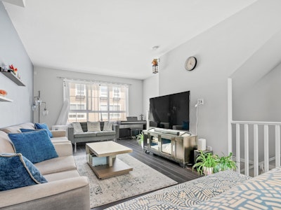 100-19505 68a Avenue - 5