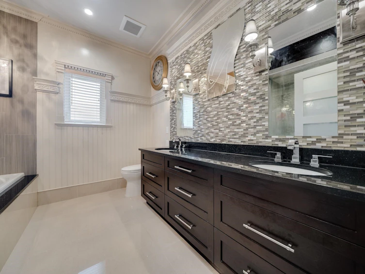 3562 W 22nd Avenue, Vancouver, BC, V6S 1J3 - 22