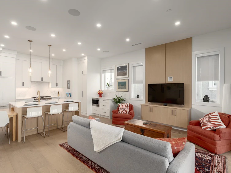 650 E 10th Avenue, Vancouver, BC, V5T 2A5 - 4