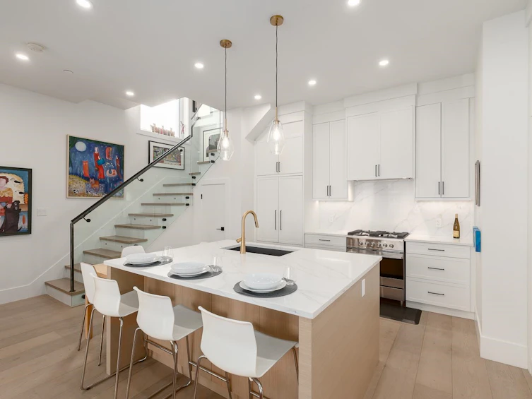 650 E 10th Avenue, Vancouver, BC, V5T 2A5 - 6