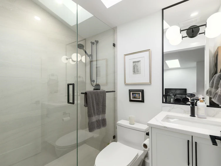 650 E 10th Avenue, Vancouver, BC, V5T 2A5 - 21