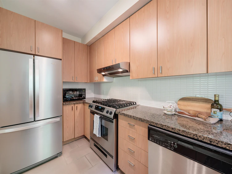 72-6878 Southpoint Drive, Burnaby, BC, V3N 5E4 - 7