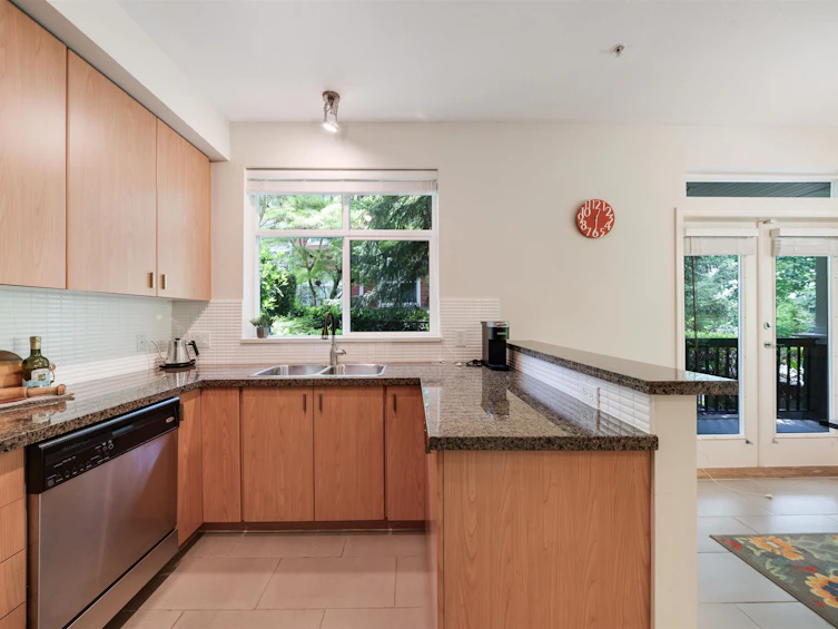 72-6878 Southpoint Drive, Burnaby, BC, V3N 5E4 - 8