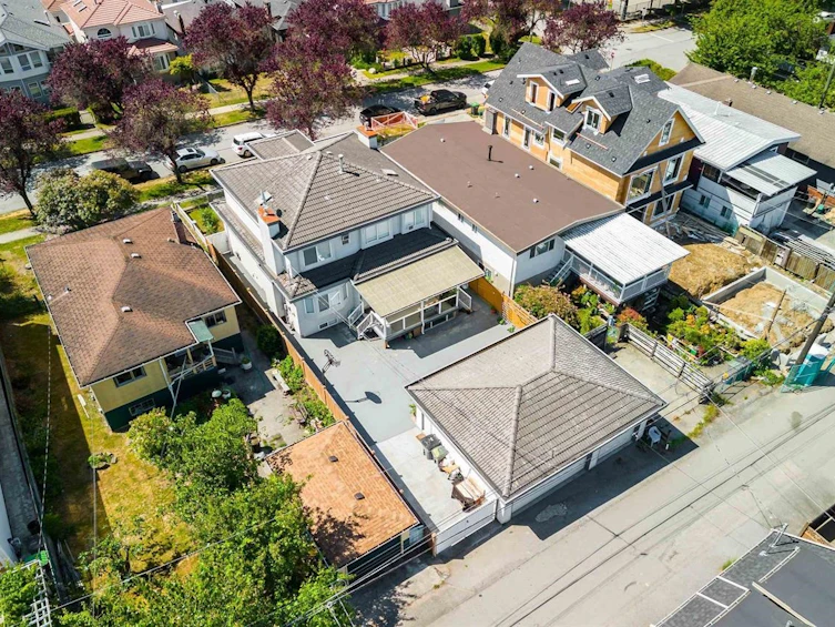 1033 E 39th Avenue, Vancouver, BC, V5W 1K9 - 3