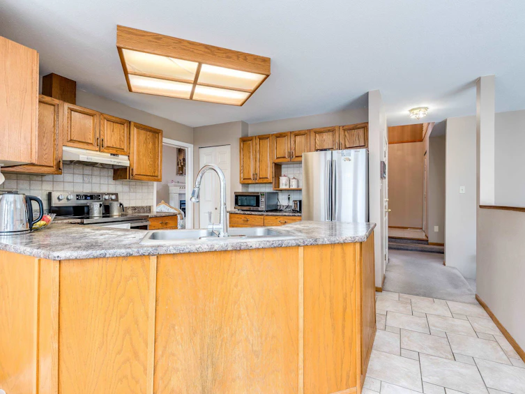 133 Warrick Street, Coquitlam, BC, V3K 5L3 - 5