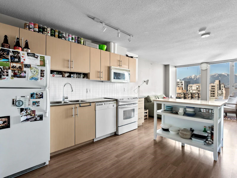 1005 - 550 Taylor Street, Vancouver BC V6B 1R1