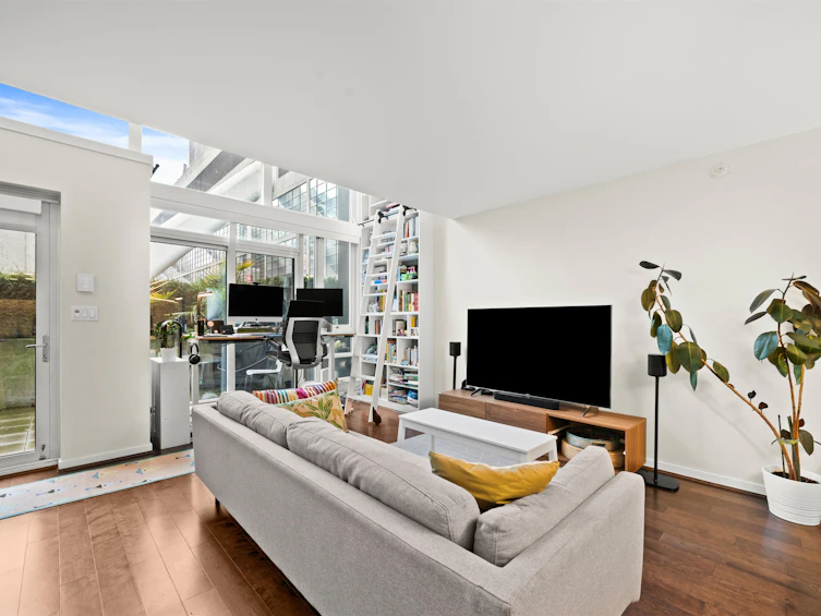 305-788 Hamilton Street, Vancouver, BC, V6B 0E9 - 18