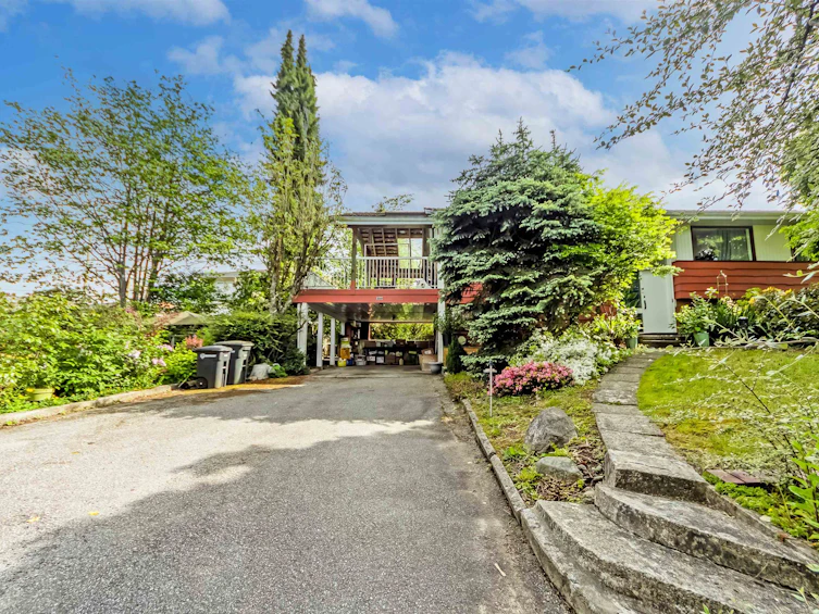 4872 Gilpin Court, Burnaby, BC, V5G 3A3 - 2