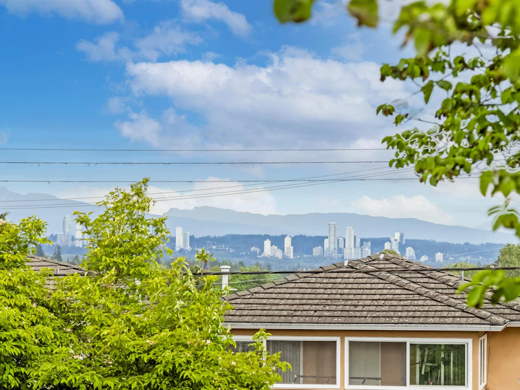 4872 Gilpin Court, Burnaby, BC, V5G 3A3 - 12